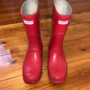 Hunter Women's Original Short Gloss Rain Boots in Red